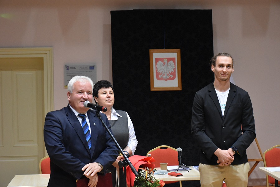 Ilustracja do informacji: Burmistrz Reszla nagrodził Mistrza Olimpijskiego.